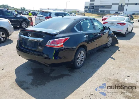 2015 Nissan Altima 2.5 S z USA, uszkodzony, nr VIN 1N4AL3AP9FC475734